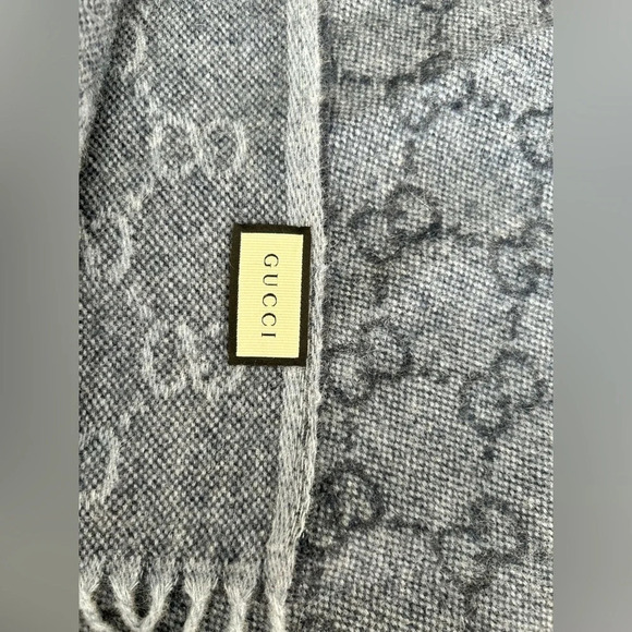 New With Tags Gucci Nikky Wool Alpaca Monogram Web Blue Scarf Shawl Fringe - Picture 8 of 11